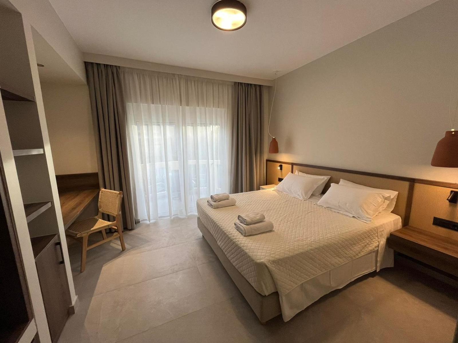 Mediterranean Sea Top Floor Palaiochora Exterior foto