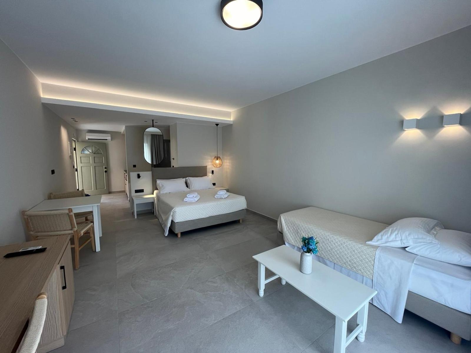 Mediterranean Sea Top Floor Palaiochora Exterior foto