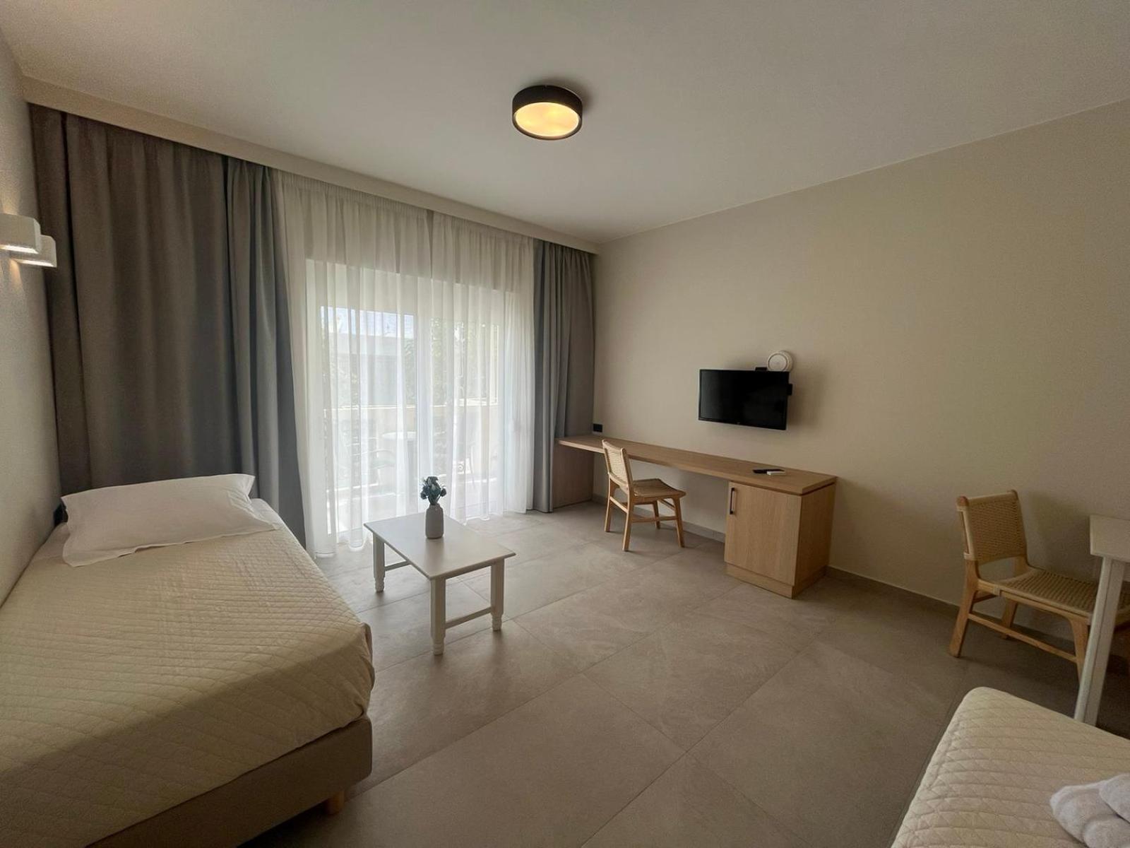 Mediterranean Sea Top Floor Palaiochora Exterior foto