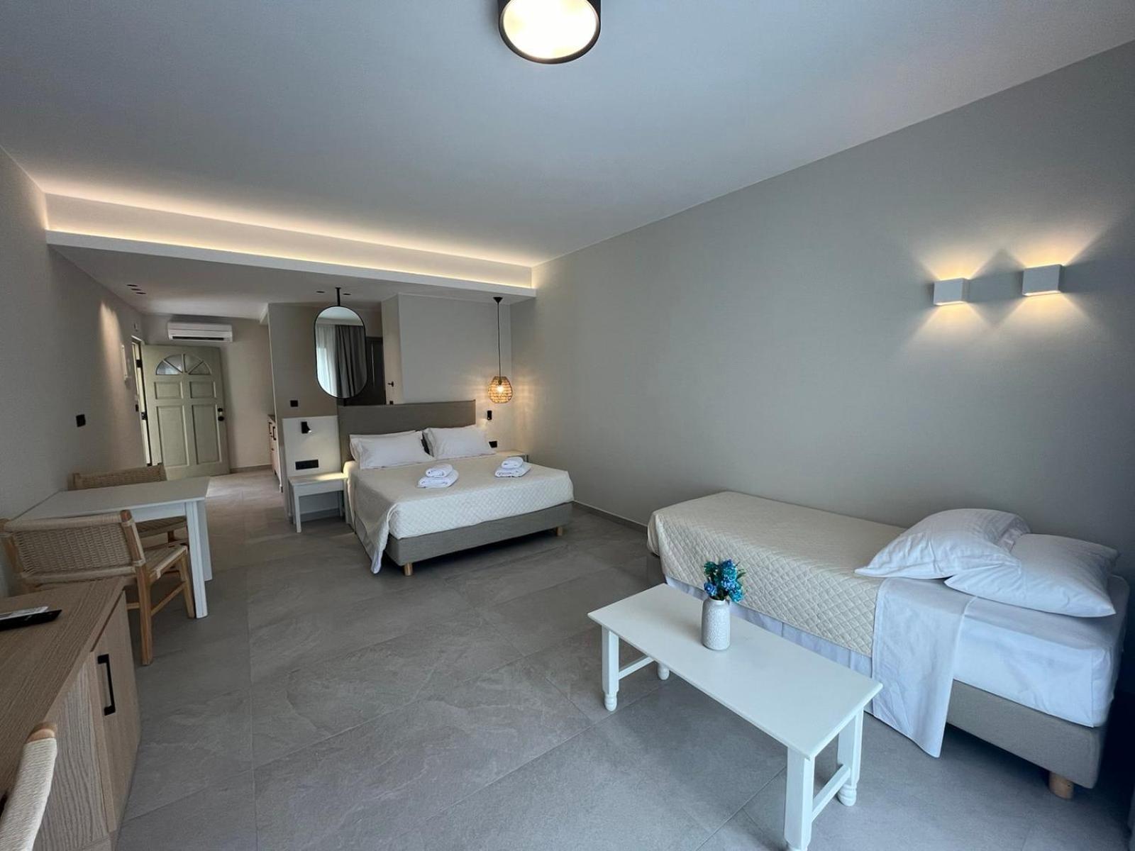 Mediterranean Sea Top Floor Palaiochora Exterior foto