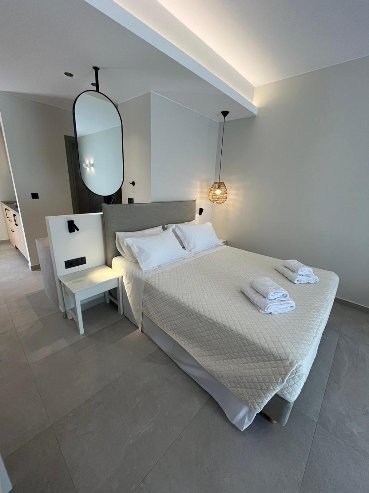 Mediterranean Sea Top Floor Palaiochora Exterior foto