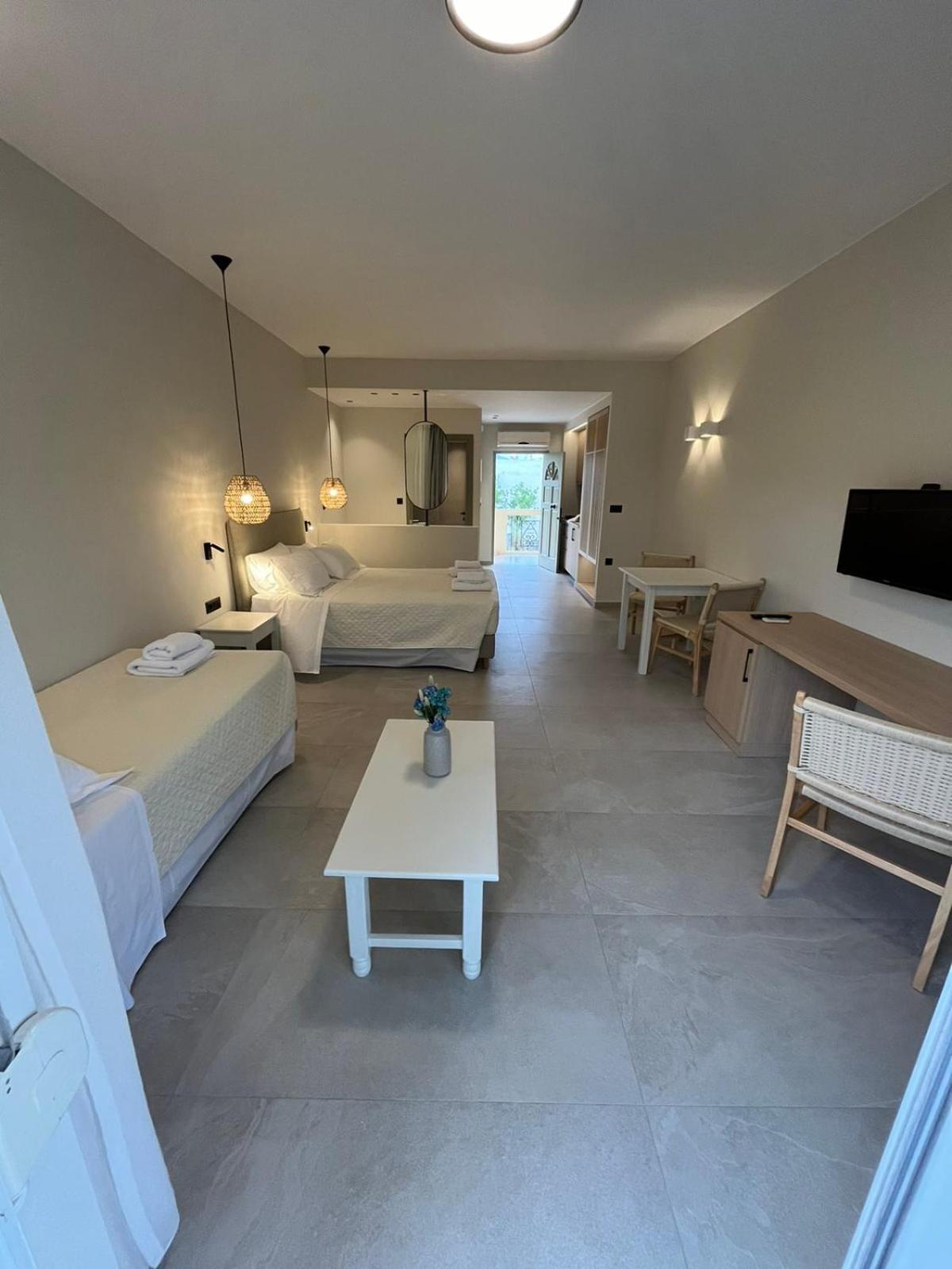 Mediterranean Sea Top Floor Palaiochora Exterior foto